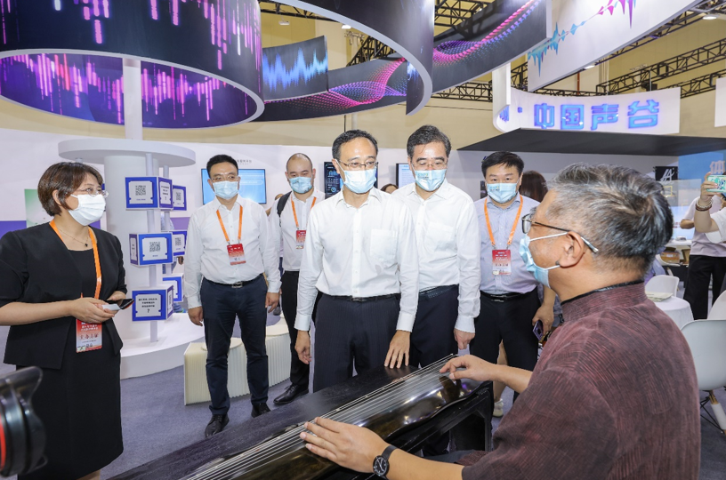 创意为笔 绘出新时代“江南好图景” 第十届苏州创博会开云体育 开云平台今日启幕(图4) 创意为笔 绘出新时代“江南好图景” 第十届苏州创博会开云体育 开云平台今日启幕(图4)