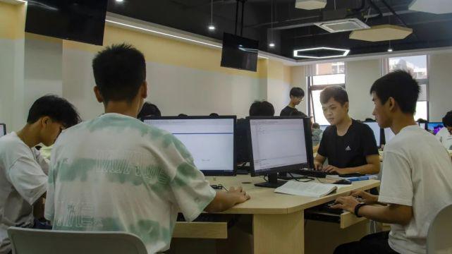 广州华商职业学院：信息工程学院简介 期待与你们相遇～开云 开云体育平台(图5)