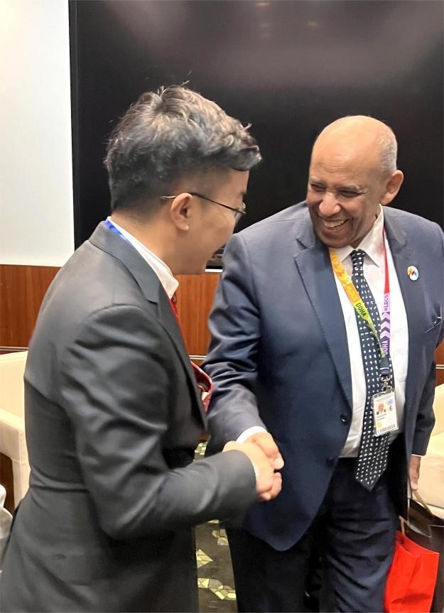 唯一艺术Kaiyun 开云出席第五届联合国大会分享文化创新发展方案(图3) 唯一艺术Kaiyun 开云出席第五届联合国大会分享文化创新发展方案(图3)