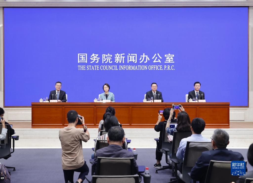 权威部门话开局丨繁荣精品创作 完善传播体系——国家广播电视总局有关负责人开云 开云体育平台谈推动广播电视和网络视听高质量发展(图1)