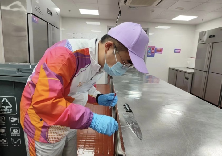 他们是谁？走近24小时全方位服务保障亚运村的“开云APP 开云官网入口幕后英雄”团队(图2)