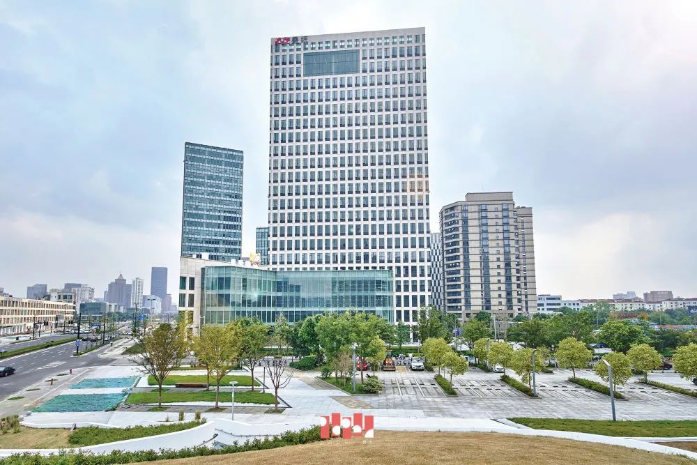 开云体育 开云平台人民城市·五周年丨这片82平方公里的创新热土打造“文化+科技”的热带雨林(图5)