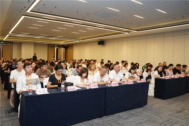 Kaiyun 开云勇毅笃行长风万里——2024年四川省基层业务骨干公共数字文化专题培训班在成都顺利举行(图2)