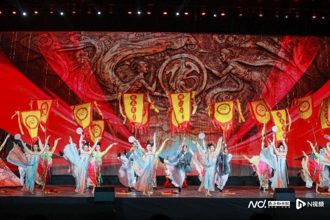 开云体育 开云平台“拜七娘”等乞巧传统再现七夕主题文化活动在广州天河举行(图1)