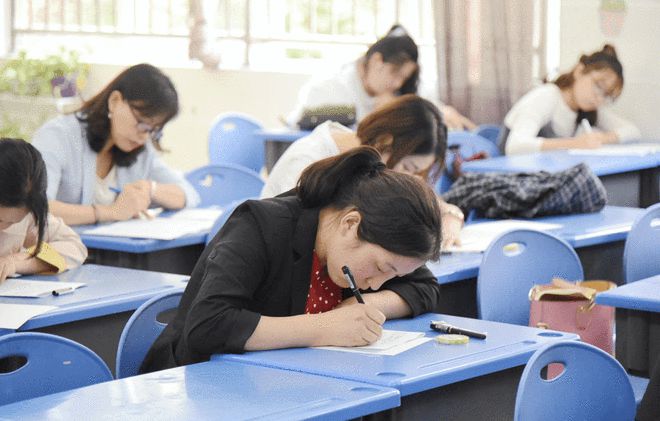 开云 开云体育官网专科生填报志愿：不建议报考7个专科专业就业率不高竞争力小(图2)