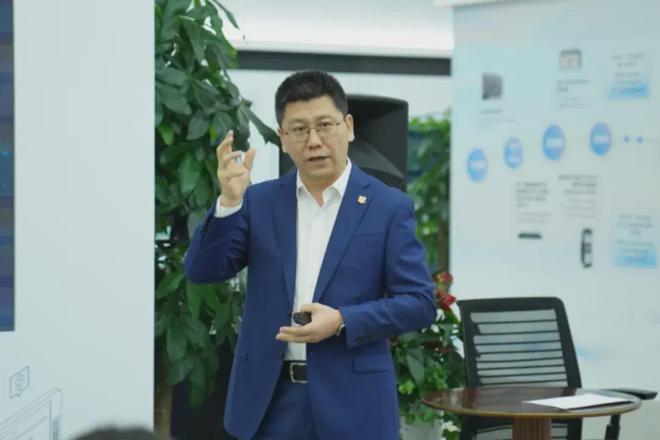 Kaiyun 开云星河AI网络:构筑高质量网络底座撑起新质生产力发展的浩瀚星空(图2) Kaiyun 开云星河AI网络:构筑高质量网络底座撑起新质生产力发展的浩瀚星空(图2)